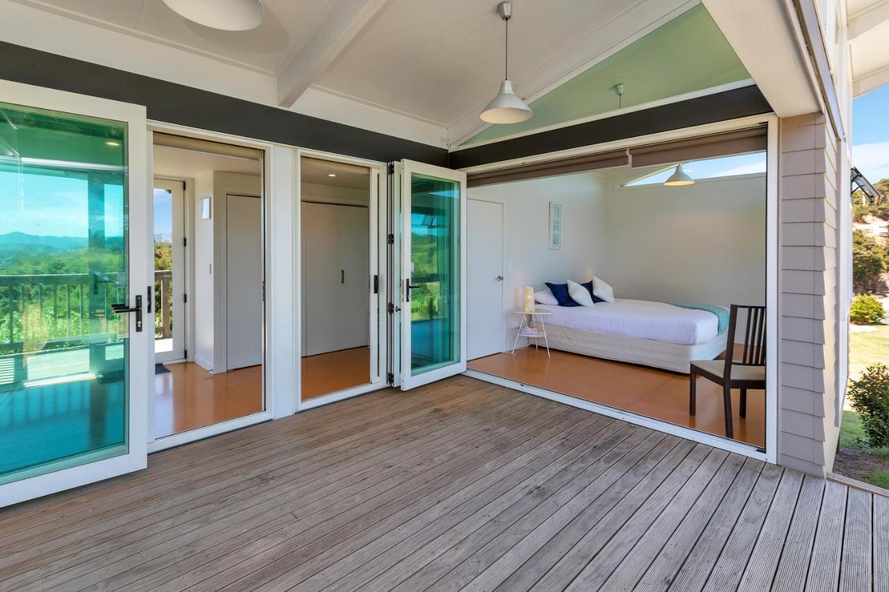 Paroa Bay Chalets - Te Whare Tui Russell Exterior photo