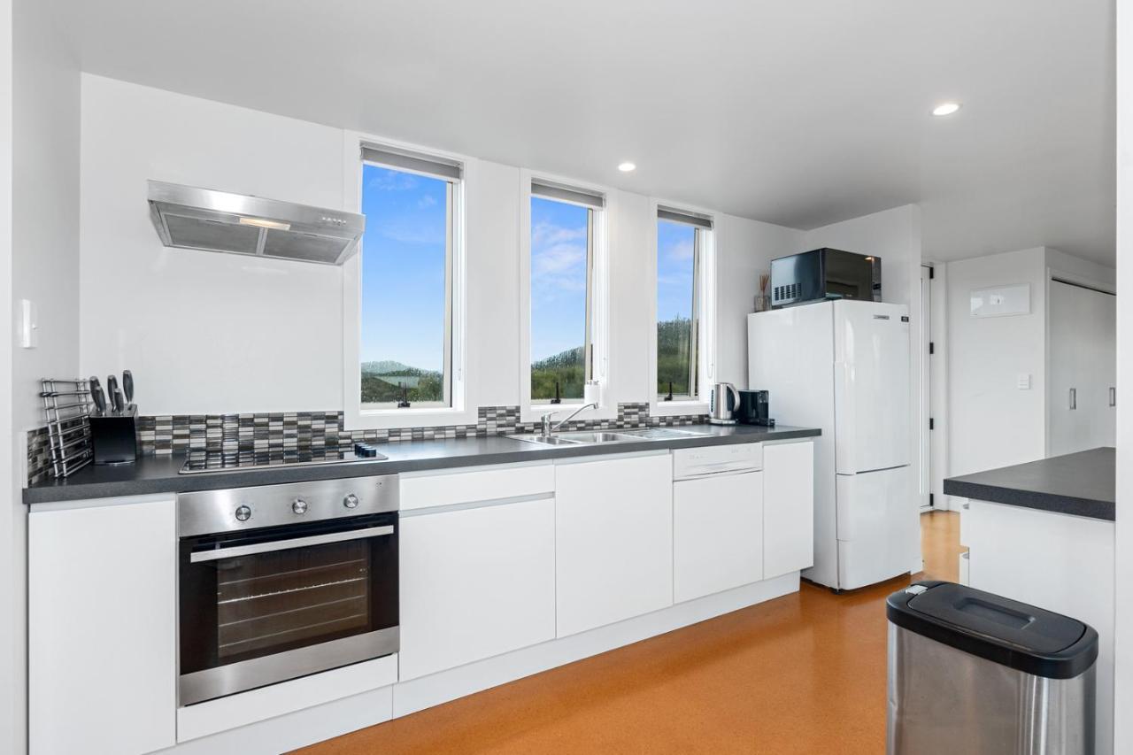 Paroa Bay Chalets - Te Whare Tui Russell Exterior photo